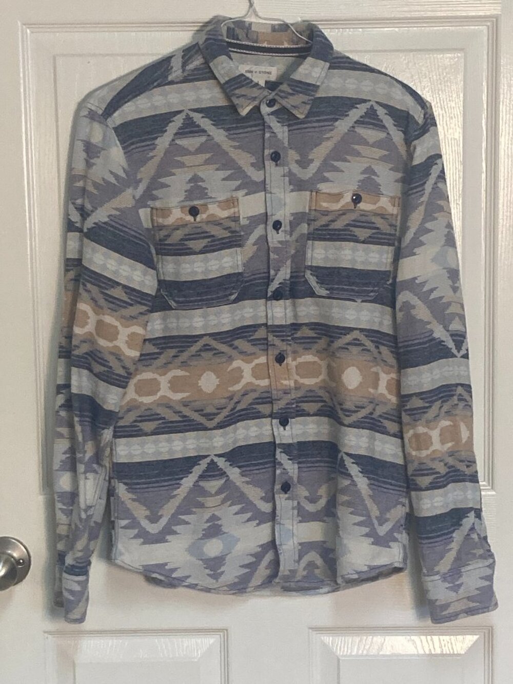Men's casual button down shirt by Sun + Stone blue/tan Taos pattern size small